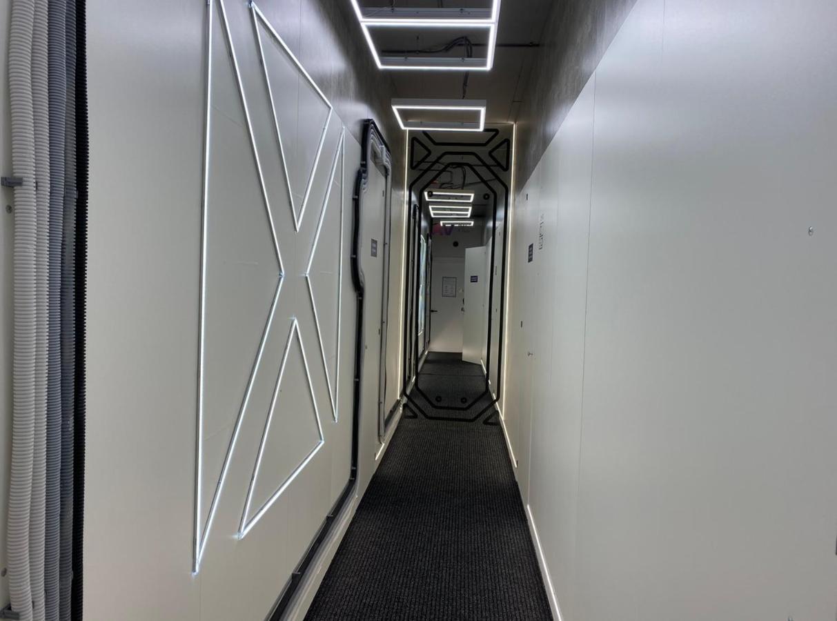 Av-1 Capsule Hotel Kyiv Exterior photo