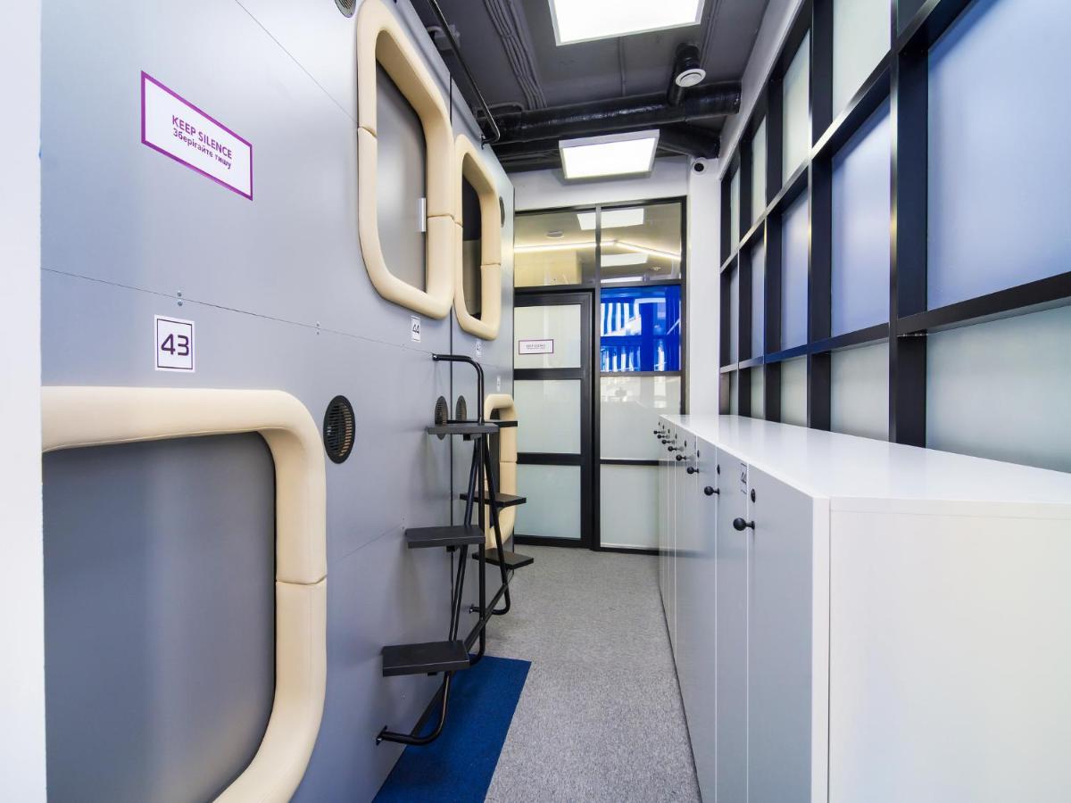 Av-1 Capsule Hotel Kyiv Exterior photo