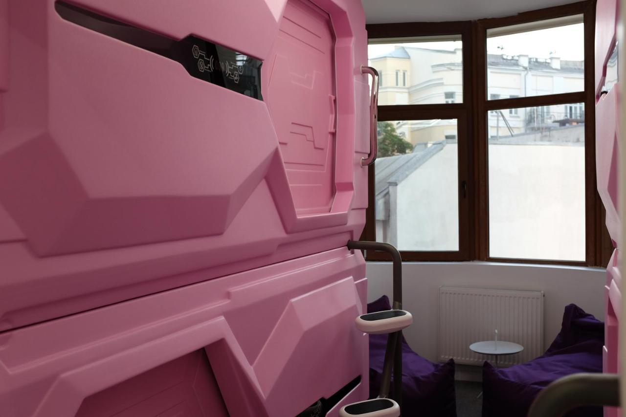 Av-1 Capsule Hotel Kyiv Exterior photo