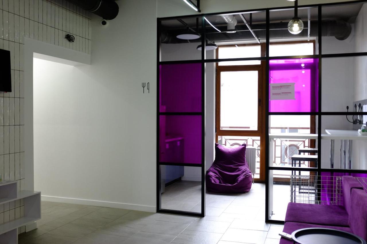 Av-1 Capsule Hotel Kyiv Exterior photo